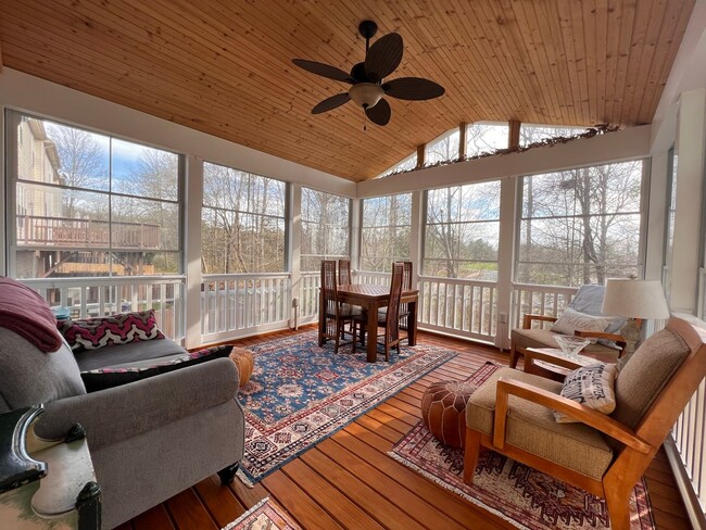 Photo - Heart's Desire End Unit Townhome 2700+ SqFt - Lowes Island