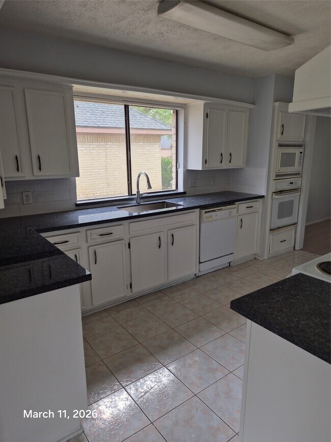 Photo - 2923 Edgewood Dr