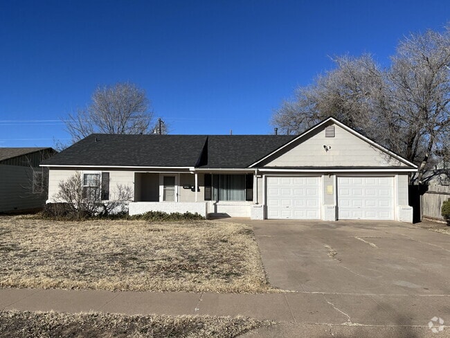 Building Photo - "Charming 3-Bed, 2-Bath Home with Spacious...