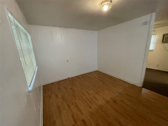 Photo - 2711 Hemphill Park Unit 11F- (A203)