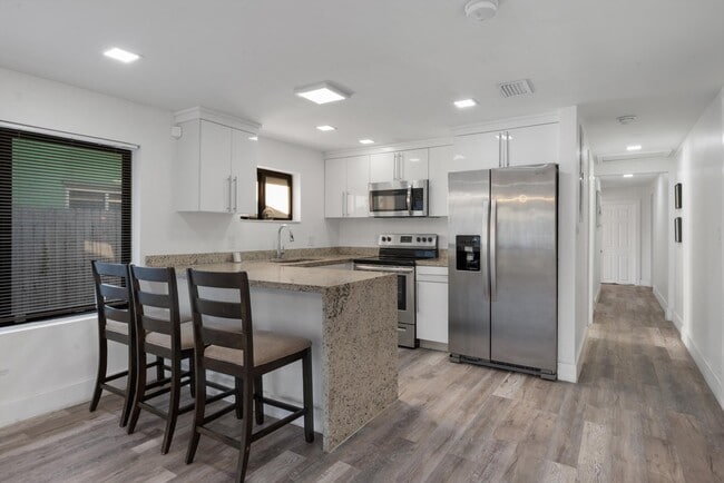 Photo - 836 SW 13th Ct