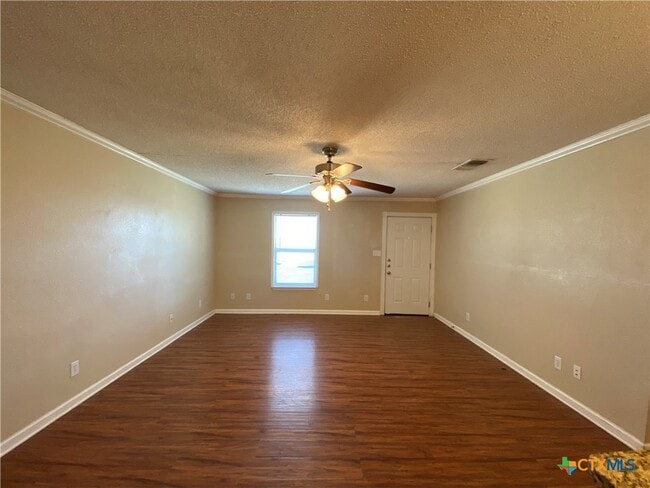 Photo - 1490 W Klein Rd