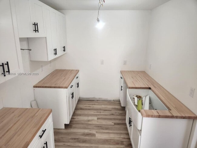 Photo - 271 NE 12th Ave