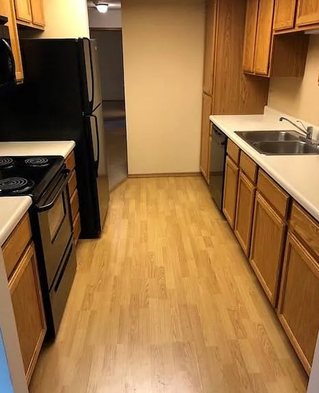 Photo - Beautiful & Spacious 2 Bed / 2 Bath Condo Near MSU – Top-Floor with Garage!