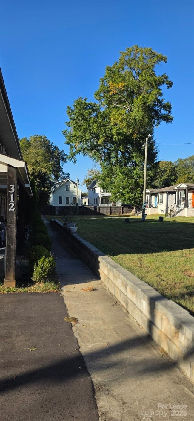 Photo - 310 State St