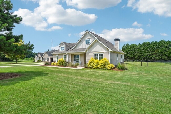 Building Photo - 202 Sage Ct