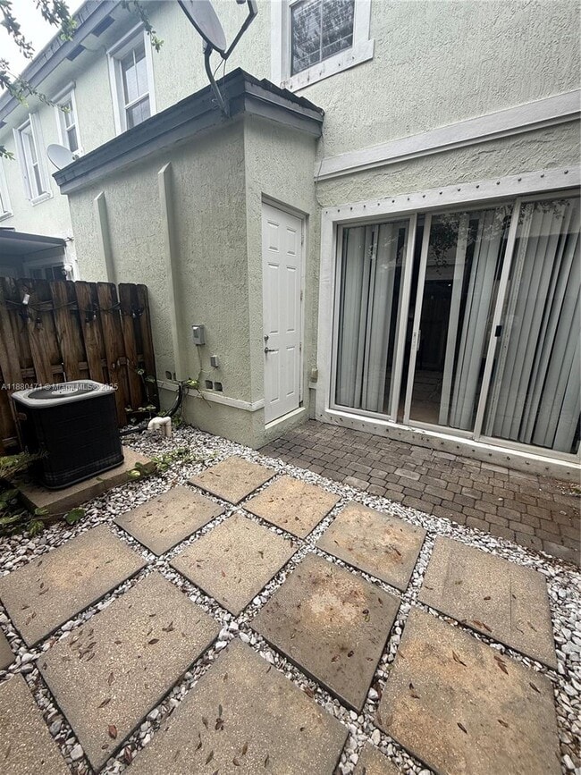 Photo - 152 SE 29th Ave