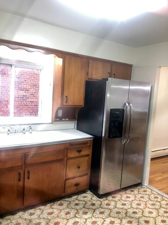 Photo - 973 E 85th St