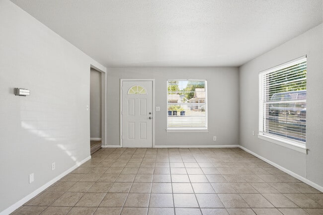 3211 Rogers Ave