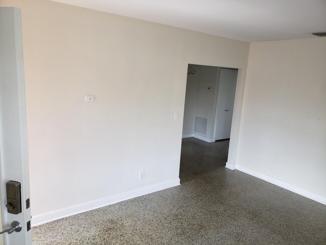 Photo - 3637 S Olive Ave Unit 7