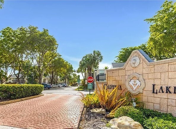 Building Photo - 8301 SW 142nd Ave Unit B205