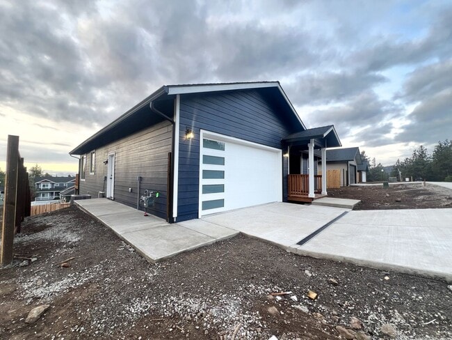 Building Photo - Brand new build 3 Bedroom, 2 bath Home