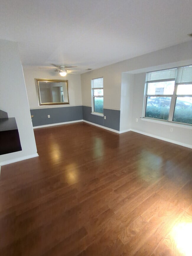 Building Photo - 818 Rubel Ave Unit A Rental