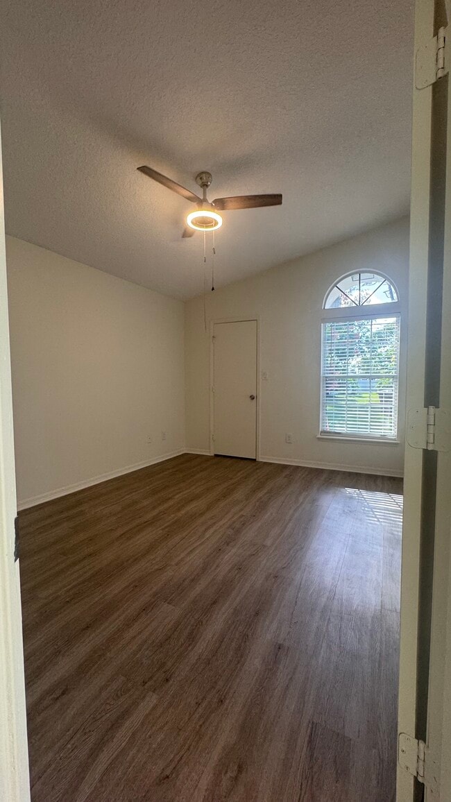 Dormitorio principal - 1613 Winter Green Blvd