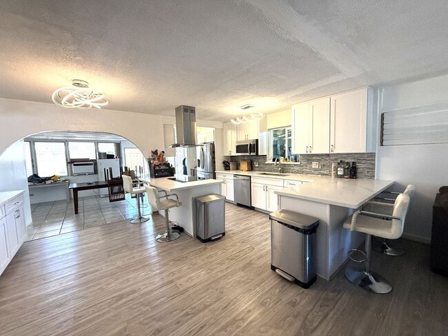 Photo - Ewa Beach- 8 bedrooms/4 baths/Carport/Spac...