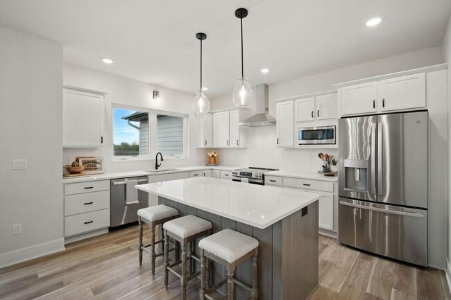 Photo - 3 Bedroom Townhome Available November 5th,...