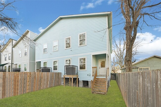 Building Photo - 1405 E 33rd St Unit A