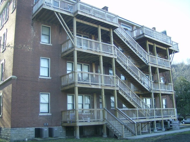 Photo - 345-347 W Second St