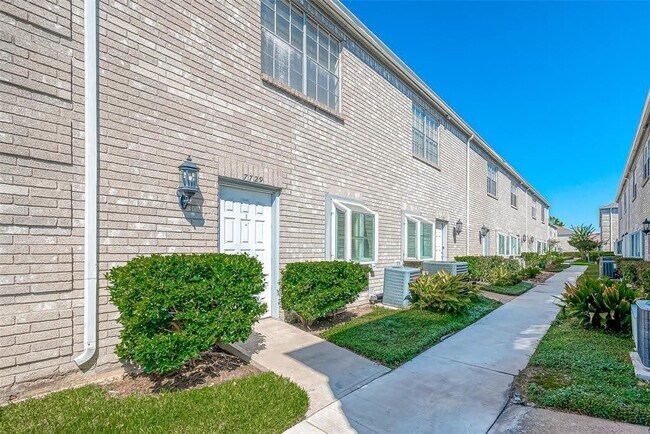 Building Photo - 7729 Cambridge St Unit 7729