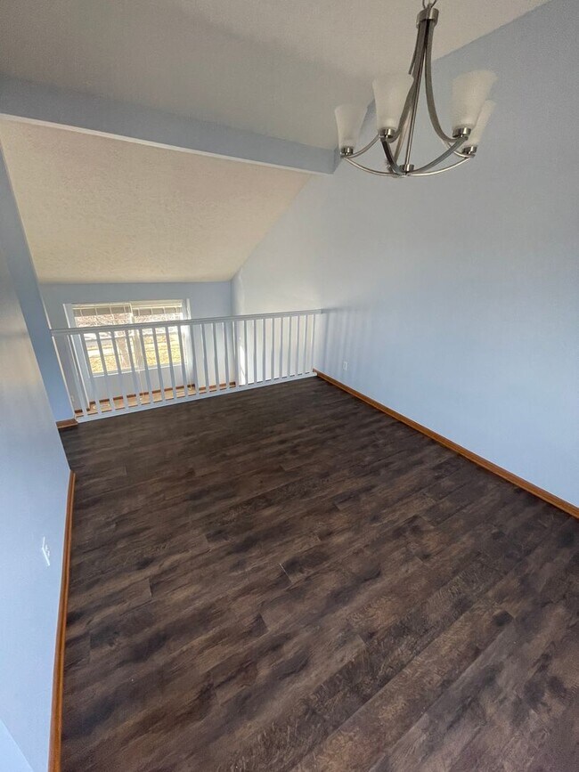 Photo - Spacious Home!!