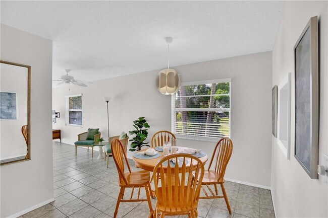 17 Vista Palm Ln Unidad 201