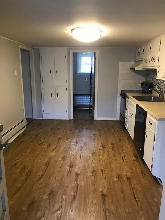 Kitchen - 85 Perry St Unit Apt B