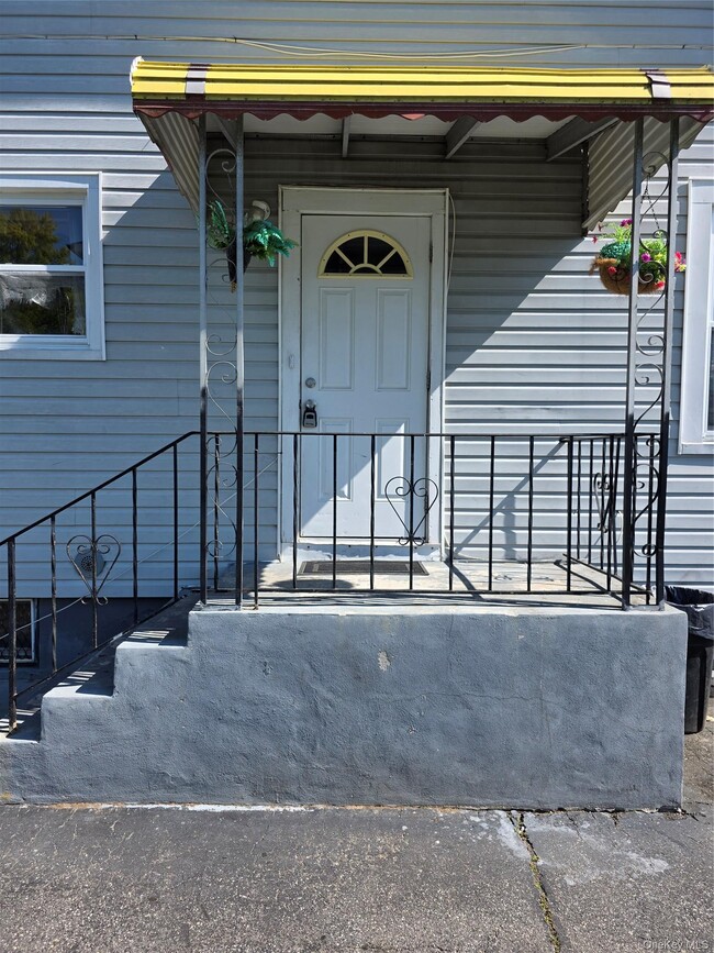 Photo - 523 Hawthorne Ave
