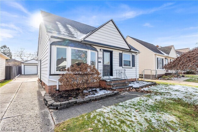 Photo - 2831 Stanfield Dr House
