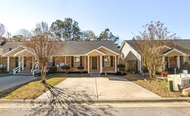 Photo - 638 Goodale Ln