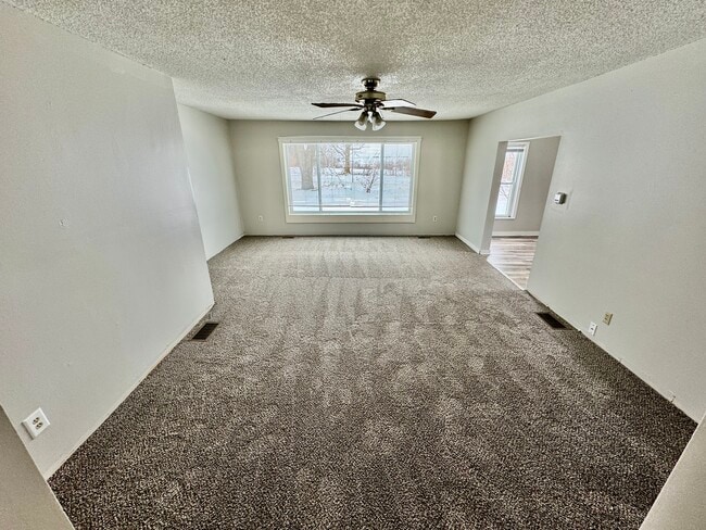 Photo - 30556 Lanan Rd