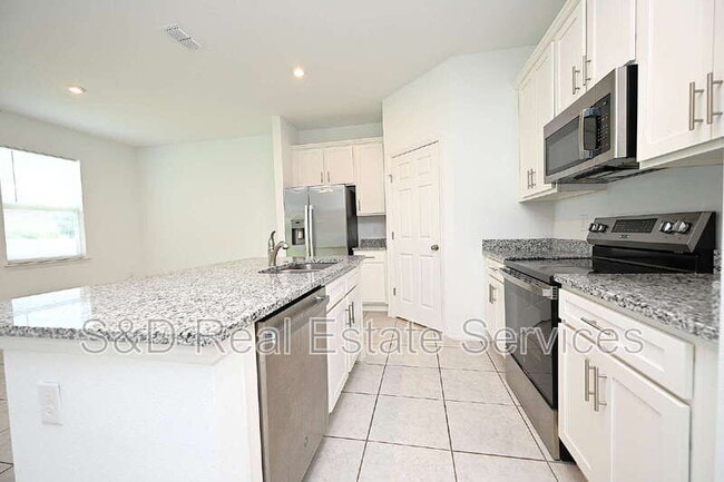 Photo - 685 Crown Rose Dr