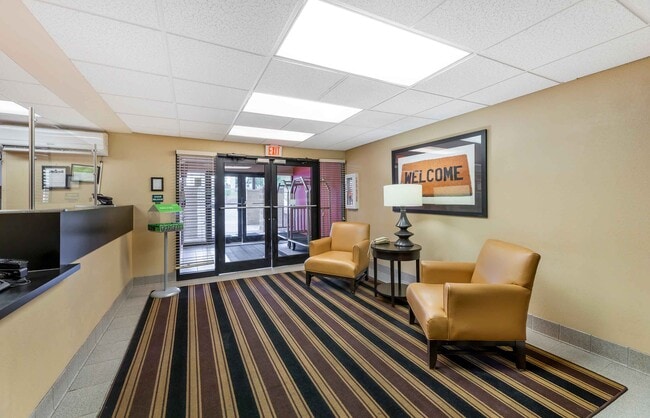 Furnished Studio-Akron - Copley - East