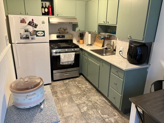 Photo - 418 Highland Ave Unit A