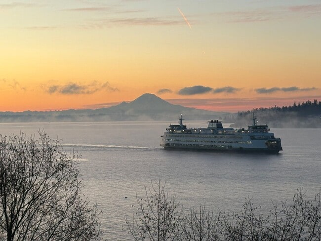 Building Photo - So close to the water you can hear the ferry announcements....oh and the sunrise is spectacular