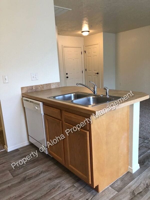 Photo - 1029 W Pine Ave