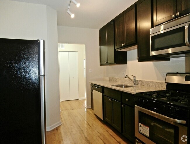 Building Photo - 3123 W Lawrence Ave Unit 2 Rental