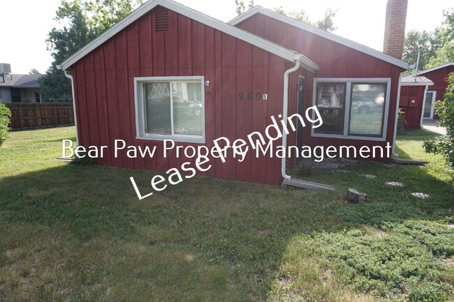 Building Photo - "Charming 3-Bedroom Retreat with 2 Baths in the Heart of Golden" Unit B