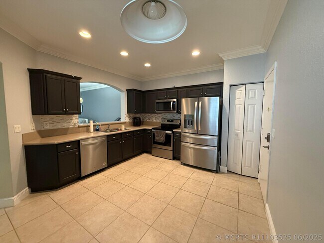 Photo - 2136 Oakmont Dr