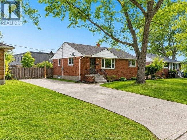 Photo - 3621 McKay Ave