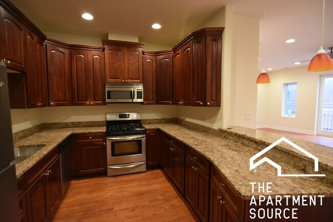 Building Photo - 5140 N Clark St Unit 2