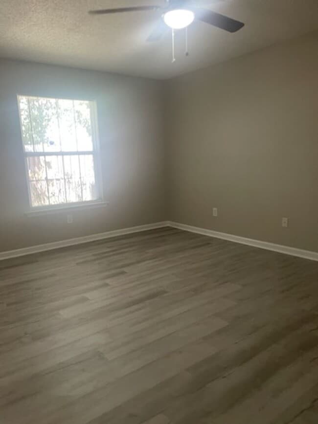 Photo - 203 Kitts Dr