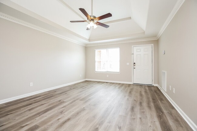 Photo - 125 Oak Leaf Dr