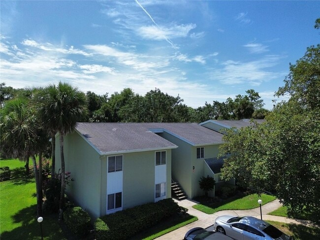 Building Photo - 600 Fairways Cir Unit B
