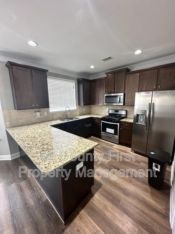 Photo - 553 Sprayberry Dr