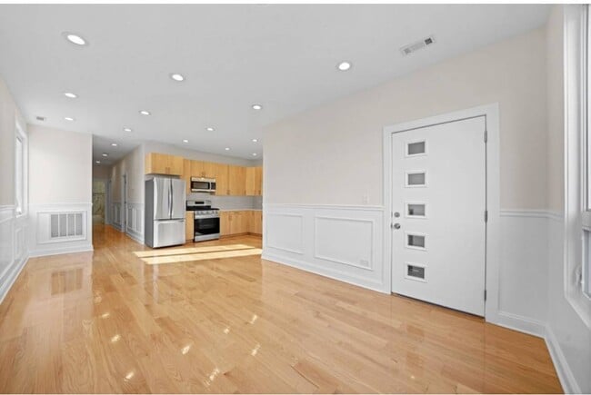 Photo - 2811 W Jackson Blvd Apartment