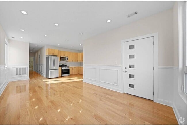 Building Photo - 2811 W Jackson Blvd Rental