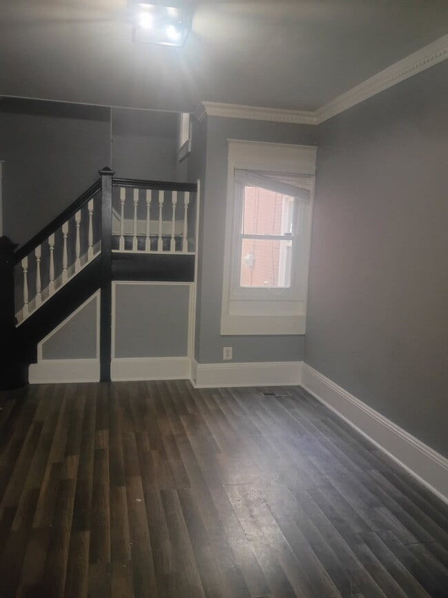 Photo - 208 Morris St