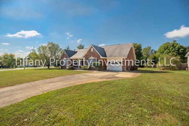 Photo - 2427 Hunters Way