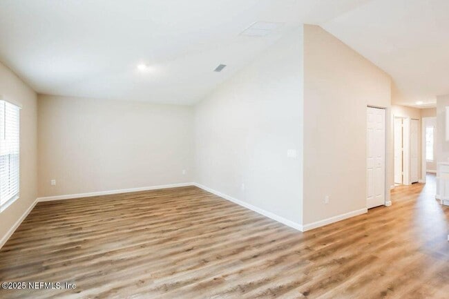 Photo - 1702 SW Airoso Blvd