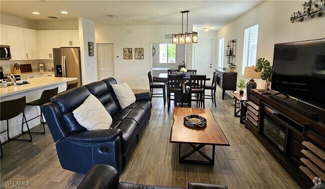 Building Photo - 5032 Arancia Ln Rental